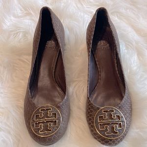 Tory Burch Amy Snake Pattern Leather Pumps Sz 6